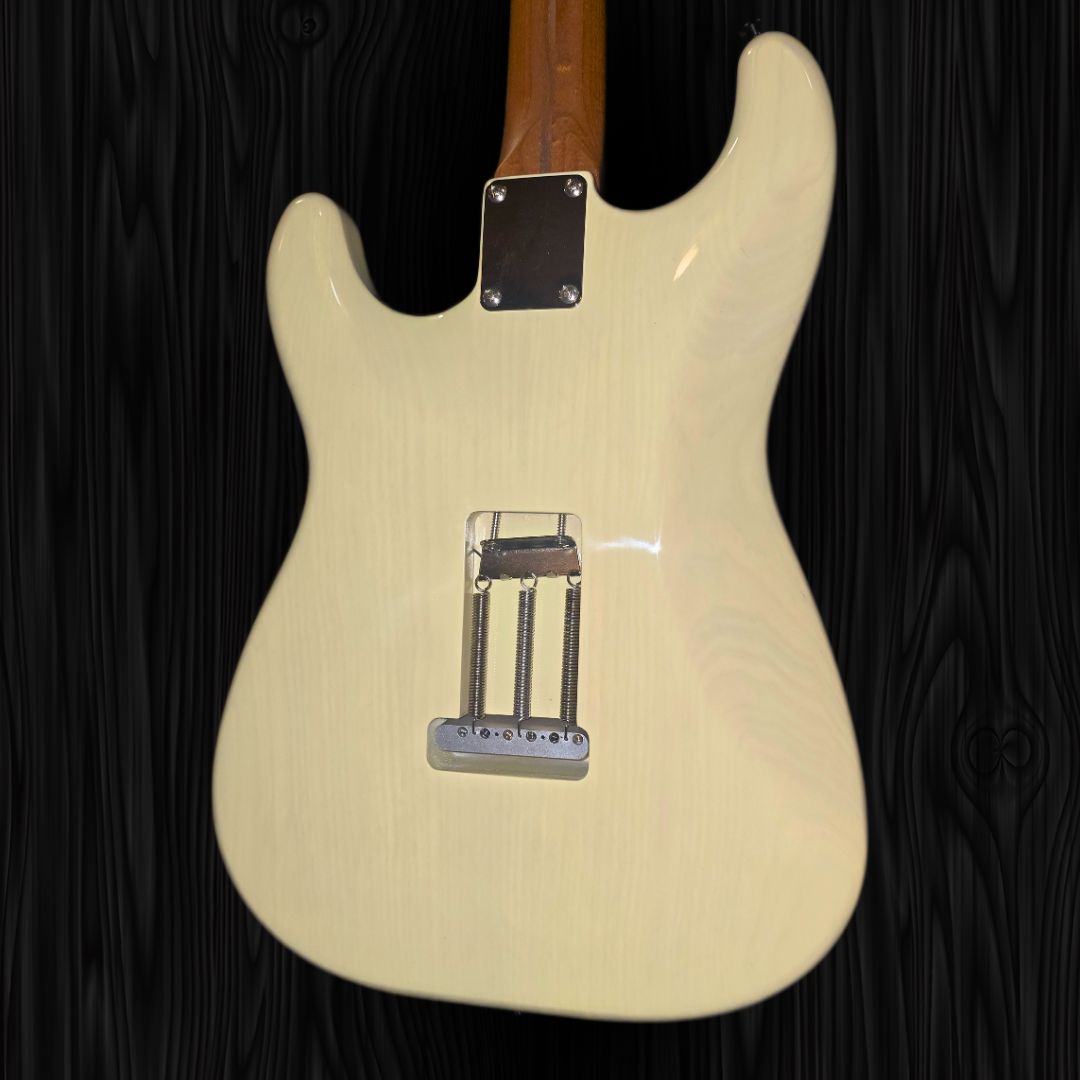 Thornton Guitar - 823 - Traditional Series HTL II Nitrocellulose Translucent Vintage Cream (10)