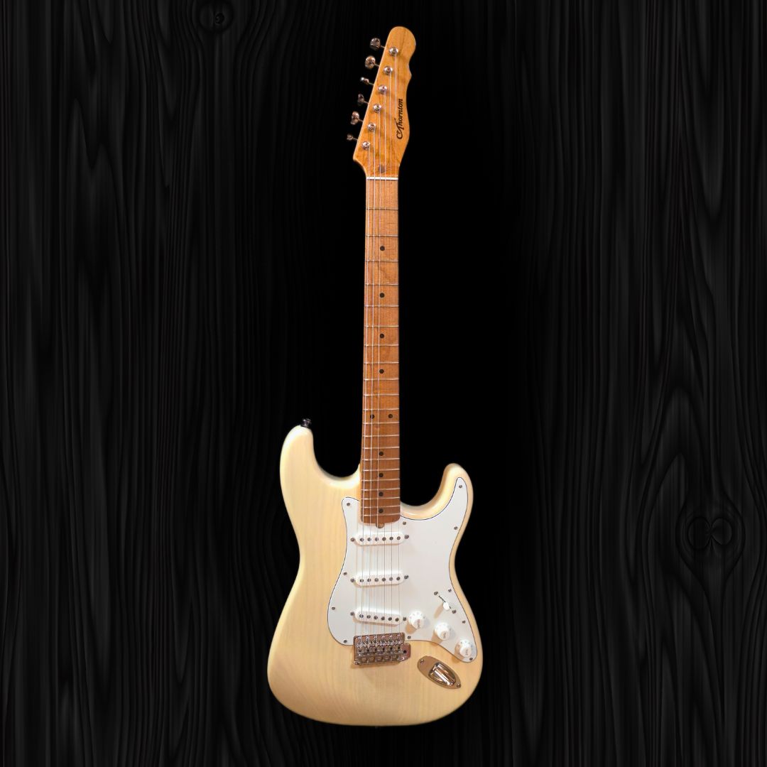 Thornton Guitar - 823 - Traditional Series HTL II Nitrocellulose Translucent Vintage Cream (13)