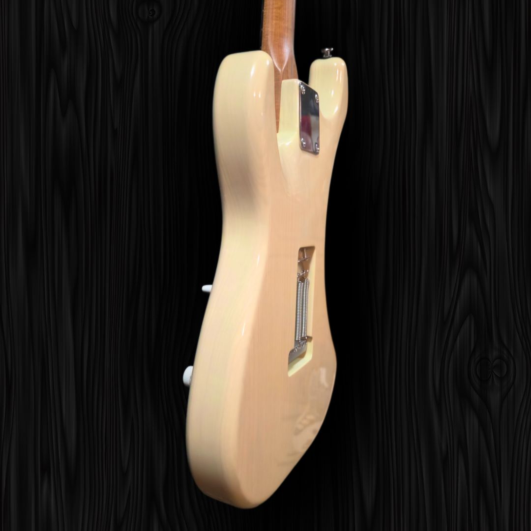 Thornton Guitar - 823 - Traditional Series HTL II Nitrocellulose Translucent Vintage Cream (8)