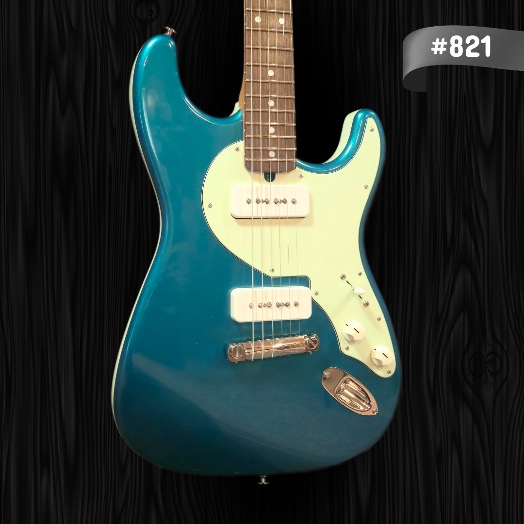 CP Thornton X-Pression 821 Nitrocellulose Lacquer Teal with Mint Green sides